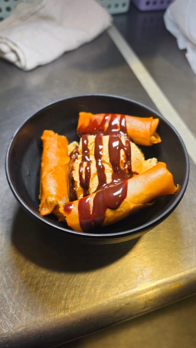 Kulolo Lumpia W/ Ice Cream.